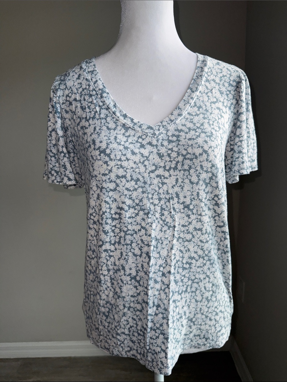 LOFT Short Sleeve V-Neck Floral Tee - Light Blue & White